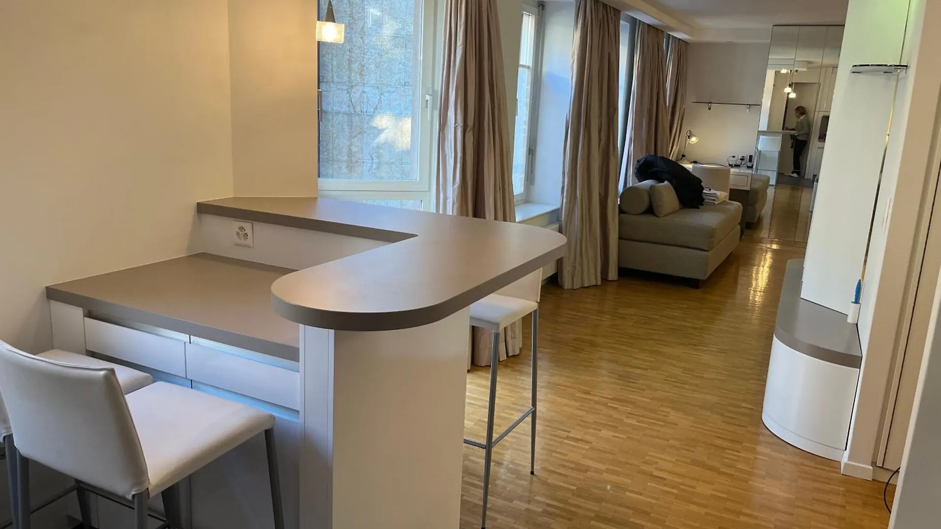 Beautiful New Studio, Geneva City Centre 0*,  スイス